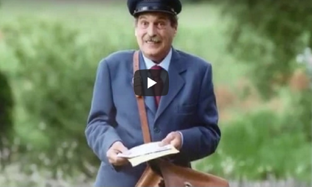 YOUTUBE Buondì Motta, schiacciato anche il postino... da una merendina gigante