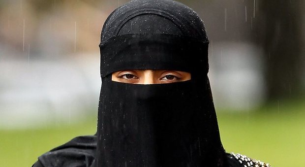 Reggio Calabria, musulmano radicale minaccia la moglie: "O metti il burqa o ti ammazzo"