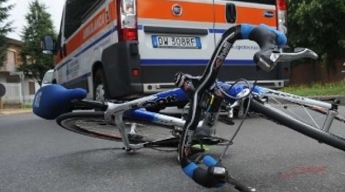 Martinsicuro, Carino Strozzieri travolto in bici da auto pirata: è morto. Forse una gara clandestina