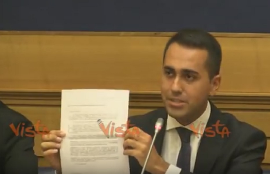 Di Maio: "Con i vitalizi siamo al Medio Evo della politica"