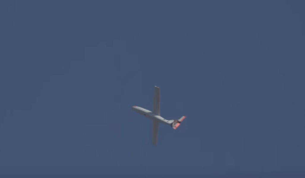 Cannone laser abbatte fino a cinque droni: la fantascienza diventa realtà