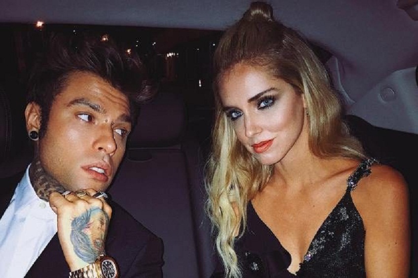 Fedez, bimbi di Chi ha incastrato Peter Pan?: "Chiara Ferragni è incinta?". Lui tentenna e poi...nega