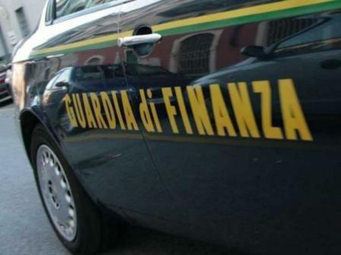 Sanremo: finanziere filma rapporti con 2 donne in caserma. Trasferimento e anche...