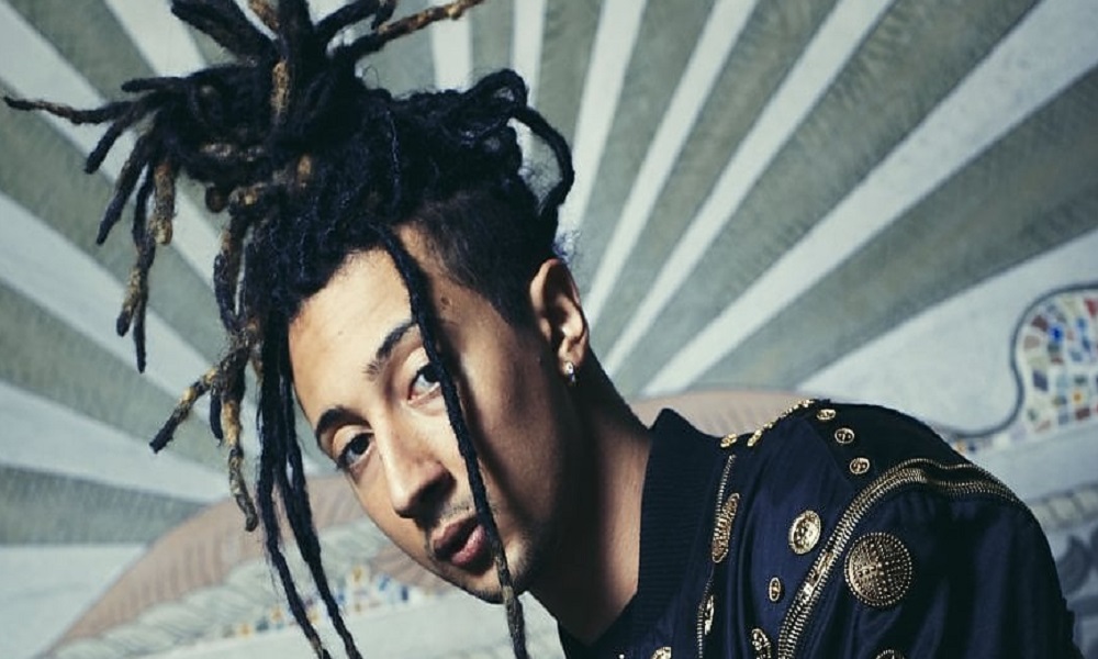 Ghali, spray al peperoncino in mezzo alla folla: attimi di paura e concerto sospeso per alcuni minuti