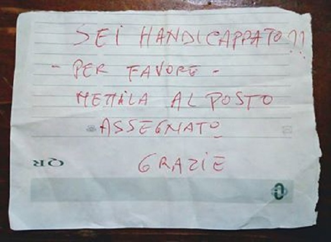 "Sei handicappato? Parcheggia altrove": messaggio choc sull'auto di un disabile a Siena