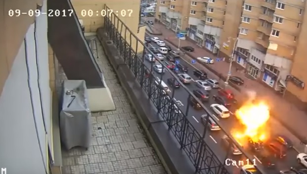 YOUTUBE Kiev, auto salta in aria: a bordo c'era combattente ceceno