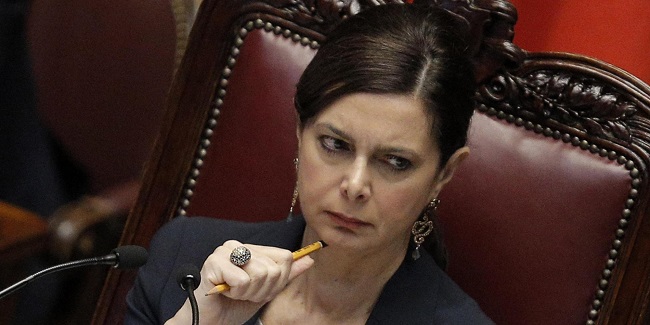 Laura Boldrini denunciata per "attentato alla Costituzione" dopo il post sulla sovranità