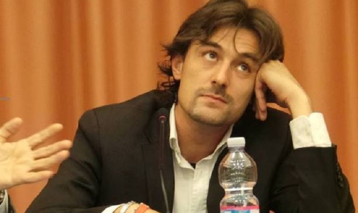 Jihadisti no vax: "Spero ti schiatti il figlio mentre si vaccina"