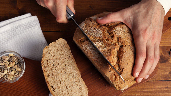 Cancro del colon retto, la prevenzione avviene a tavola con i cereali integrali