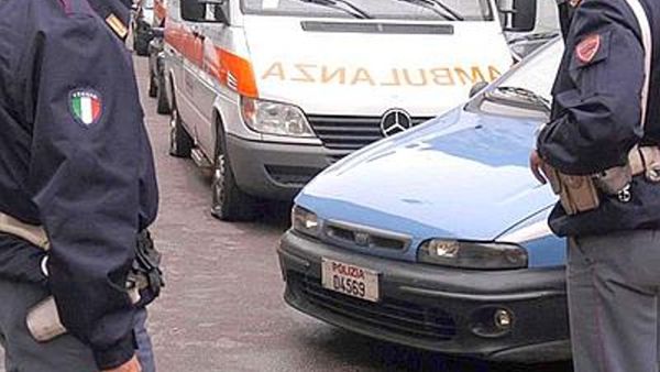 Milano, donna incinta presa a calci in strada davanti ai passanti da clochard