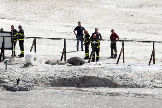 Pozzuoli, famiglia morta nella Solfatara: ascoltato dai pm il figlioletto sopravvissuto