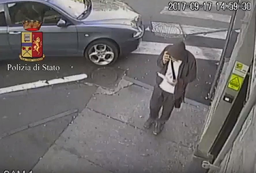 Torino, perde soldi alle slot: organizza finta rapina con un amico