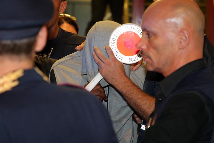 Rimini, la madre del nigeriano di 16 anni: "Non è un violento. Il mattino dopo era tranquillo a fare la spesa"