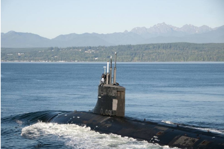 Sottomarino americano con la bandiera dei pirati