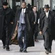 R. Kelly, ex groupie lo accusa: "Avevo 16 anni, una donna mi ha addestrata per soddisfarlo"04