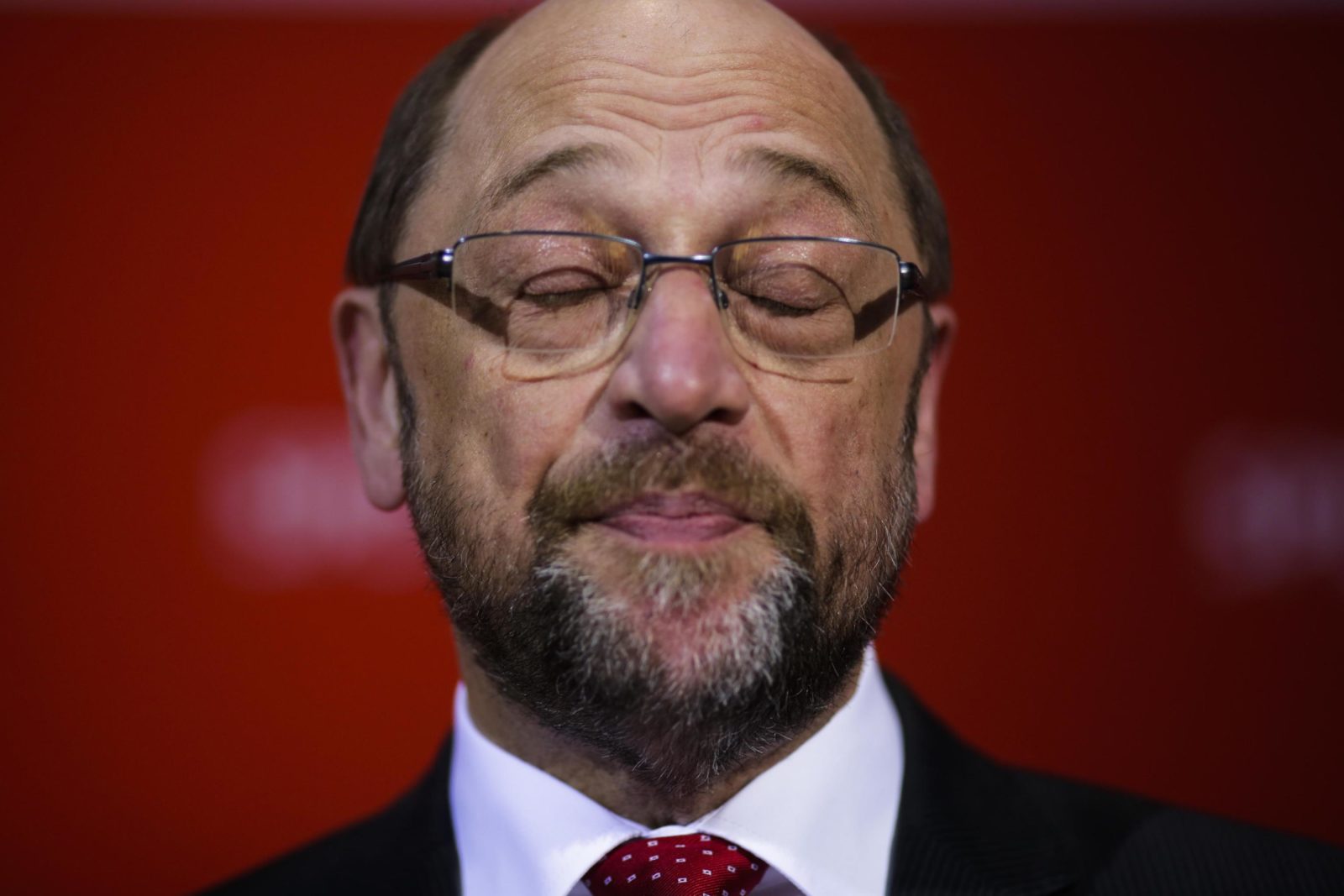 Martin Schulz, gaffe sessista: "Le belle giornaliste mi motivano"