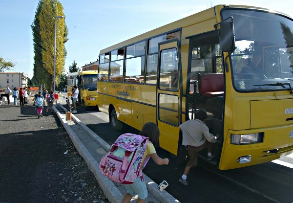 Budrio, incidente tra scuolabus e mezzo Hera. Ventotto bimbi in ospedale