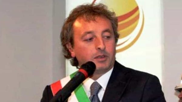 Vittoria (Ragusa): arrestati ex sindaco Pd e fratello per "voto di scambio politico-mafioso"