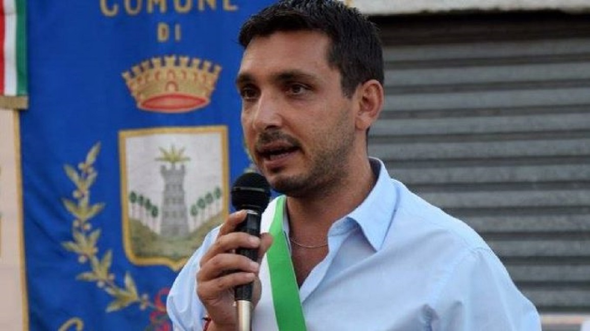 Cinquefrondi (Reggio Calabria), nigeriano aggredisce sindaco e ferisce 2 carabinieri