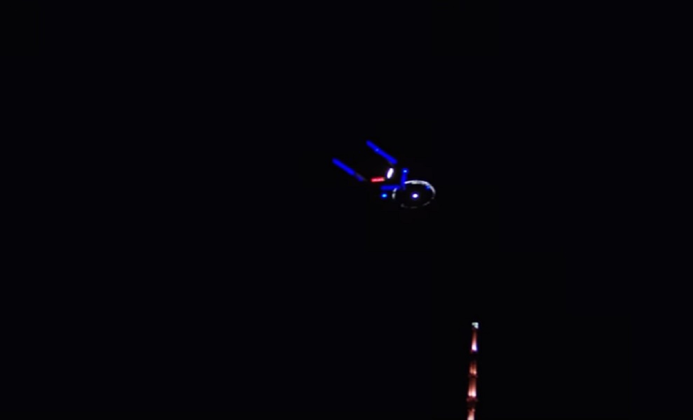 Star Trek, la riproduzione dell'Enterprise in volo su New York