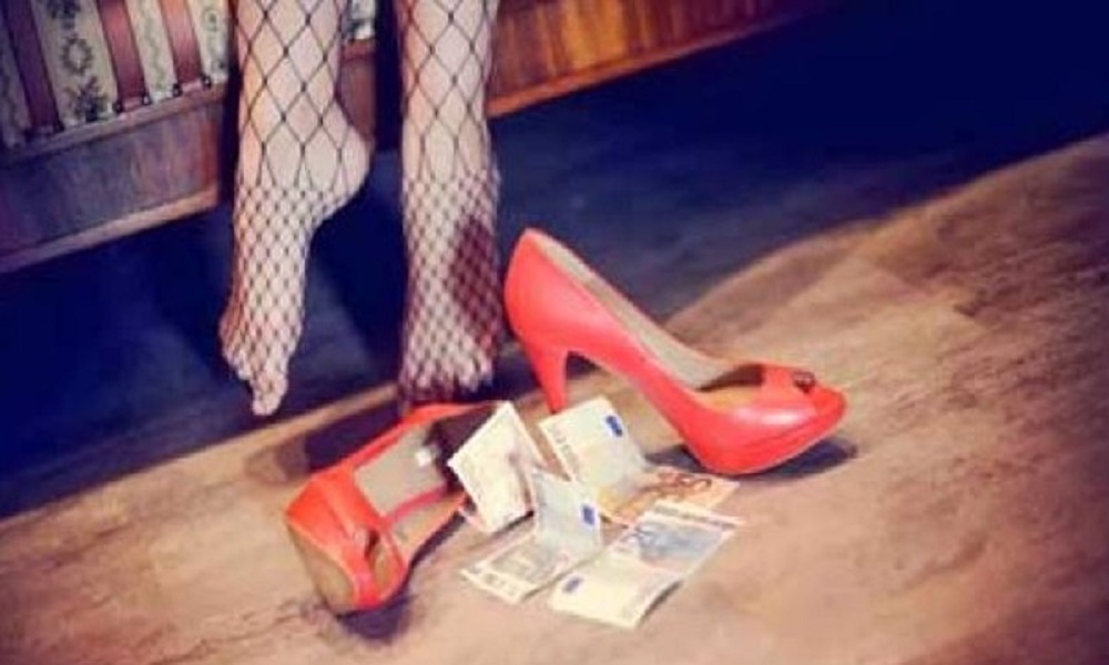 Alessandria, studentesse "in vendita" online: arrestato imprenditore di 60 anni