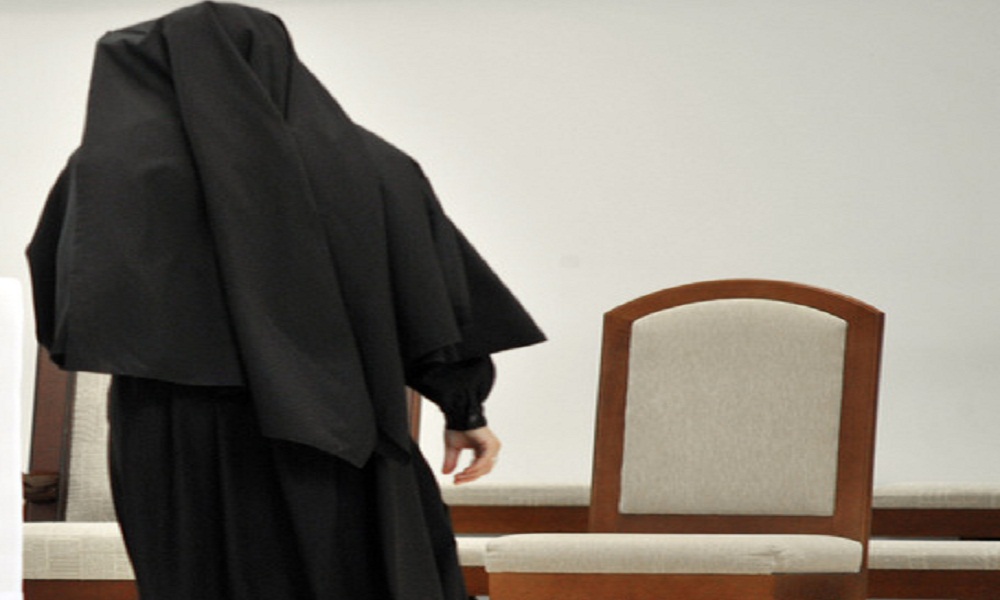 Trentino, suora legata e rapinata: arrestate due persone