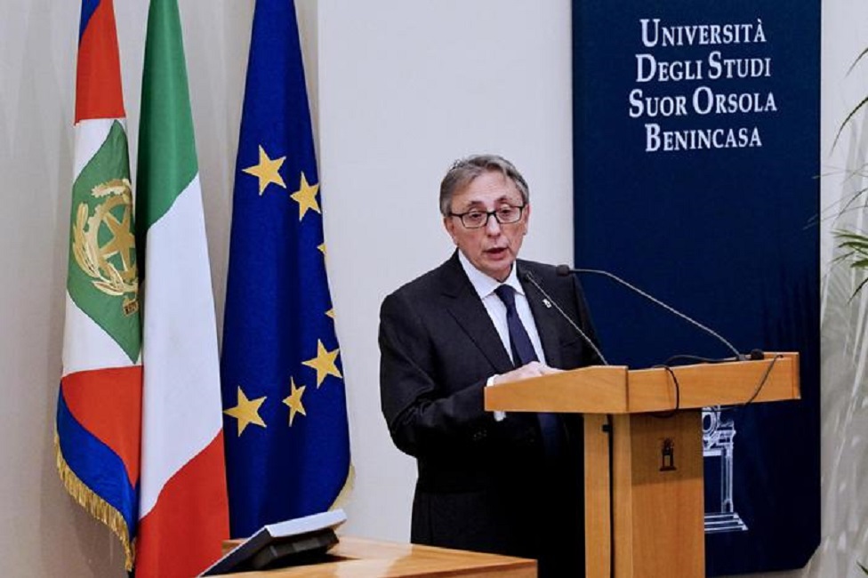 Napoli, indagato rettore del Suor Orsola Benincasa: "Favorì il figlio del ministro Zecchino"
