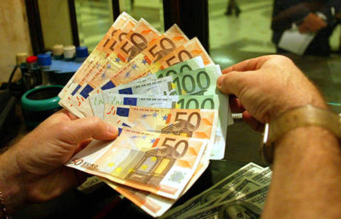 Tasse, una balla in libertà: 8.000 euro a testa per ogni italiano. Magari!