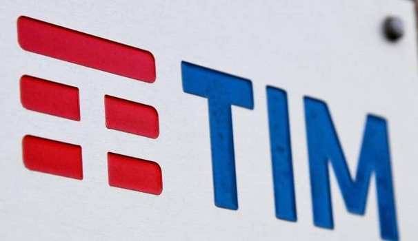 Tim ritorni allo Stato, lettera aperta di 4 ex top manager. E il Governo medita l'esercizio della golden power
