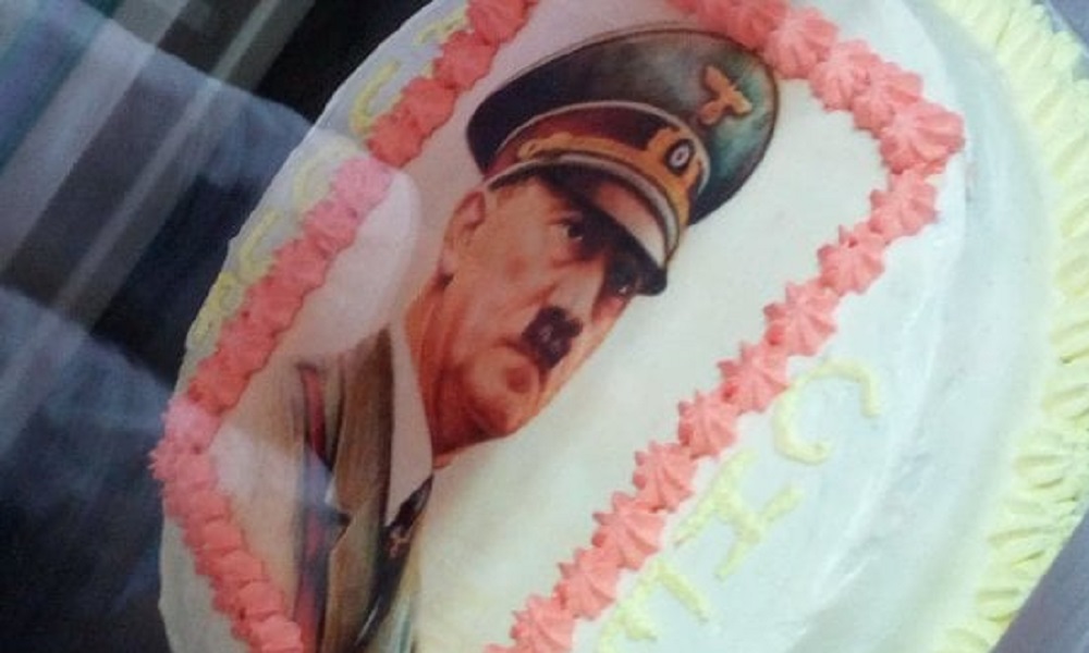 Maratea, la torta con Hitler. Il pasticciere: "Un cliente l'ha voluta così"