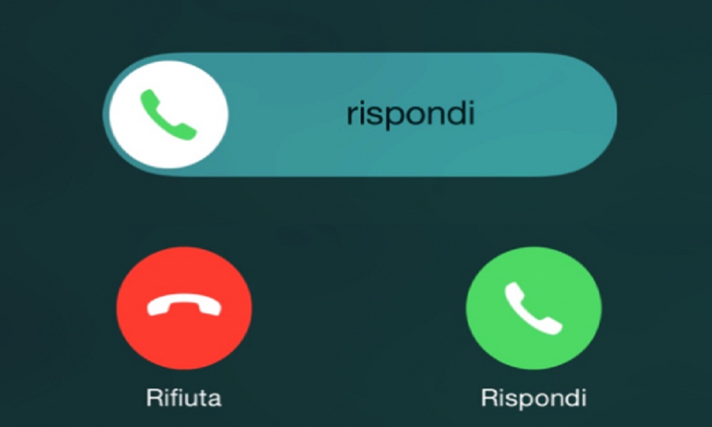 Smartphone, la truffa del sì al call center: ecco cosa rischi