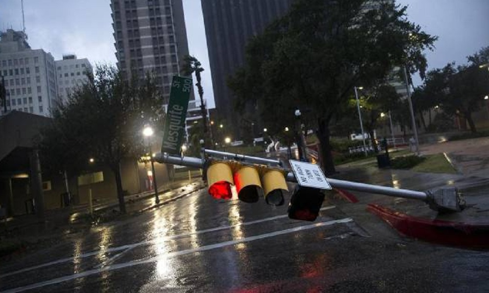 Uragano Irma verso la Florida e si rafforza. Salgono le vittime di Harvey