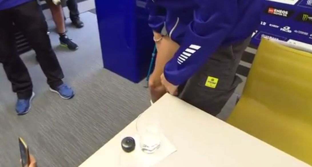 Valentino Rossi, il complotto del falso infortunio: "Tutto inventato". E lui mostra...