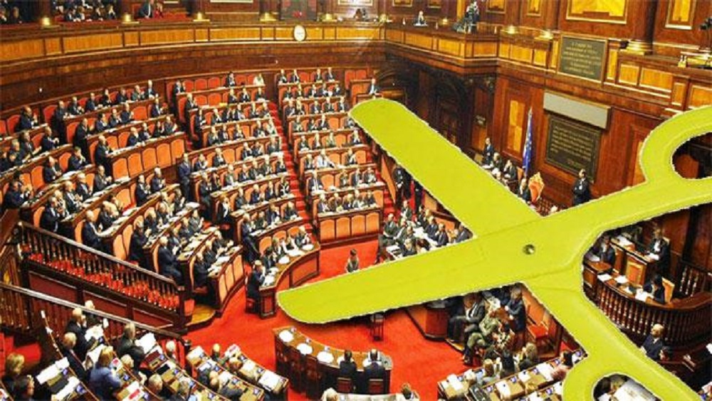 Vitalizi, oggi scatta l'ora X: pensione mille euro a 65 anni per 608 parlamentari (per 4 anni e mezzo di fatica)