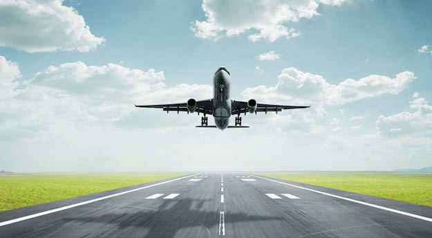 Volo con coincidenza cancellato o in ritardo? Ecco come si calcola il risarcimento