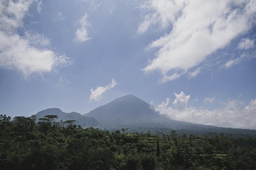 Bali, vulcano Agung vicino a eruzione: sgomberate oltre 120mila persone