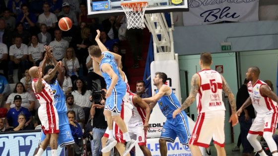 Basket, serie A e A2: Venezia riparte vincendo. Torino sbanca Brindisi all'esordio
