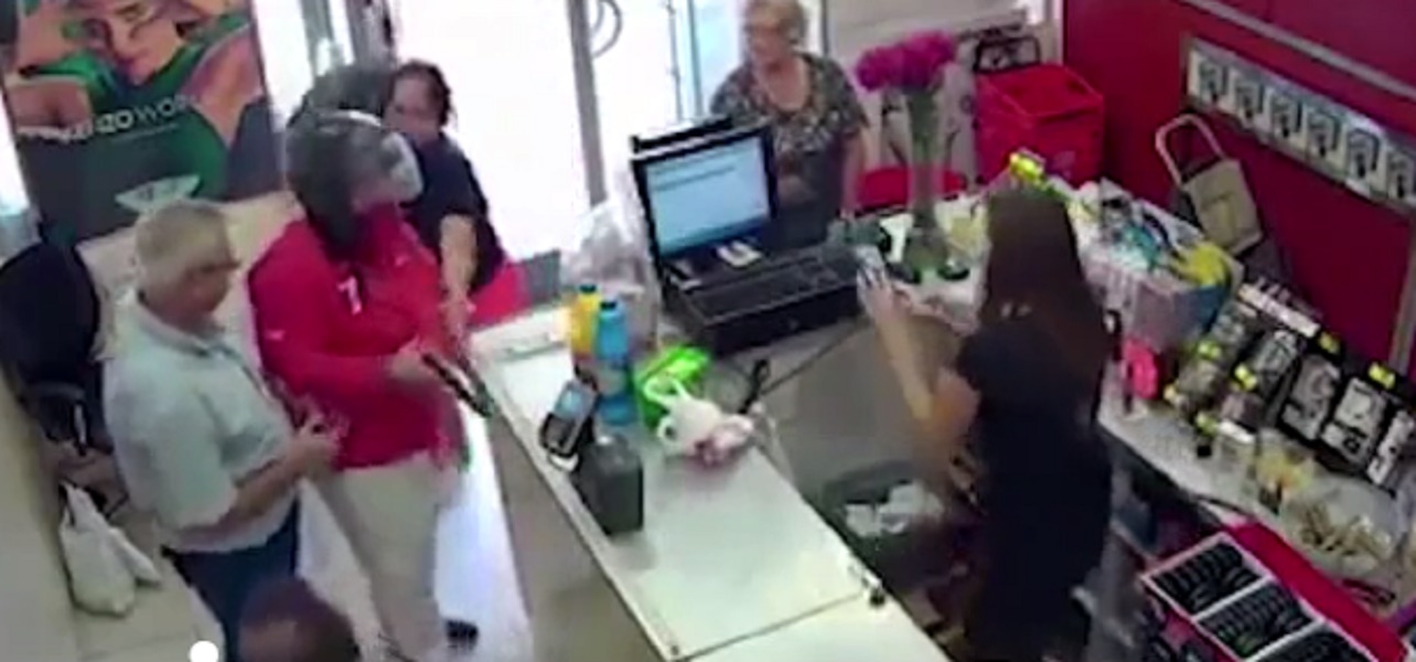 siviglia_rapina_profumeria