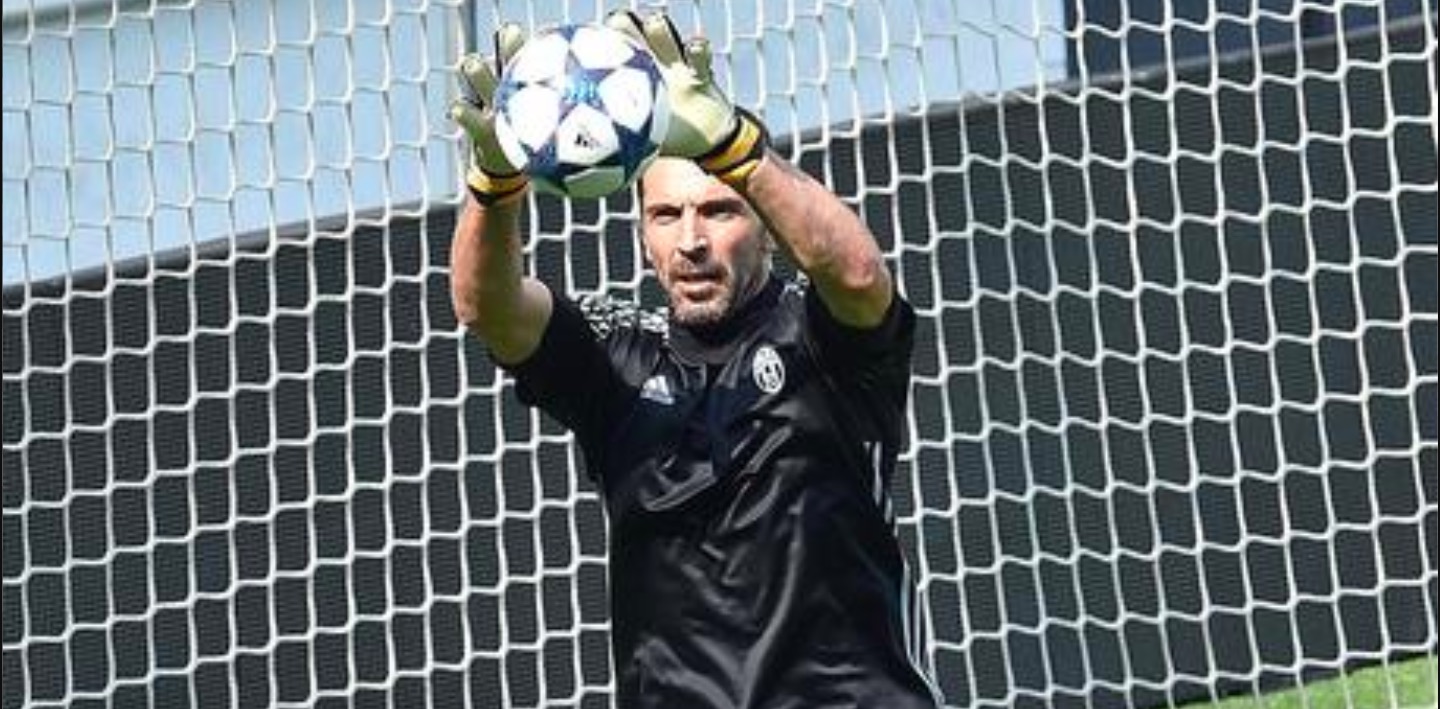 Buffon, la sua classifica con i calciatori più forti: compagni e avversari