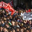 studenti_corteo_lancio_oggetti