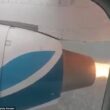 Il motore dell'aereo prende fuoco in volo. Passeggero terrorizzato filma tutto02