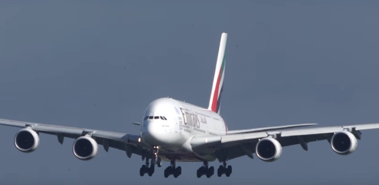 aereo-sbanda-atterraggio-vento