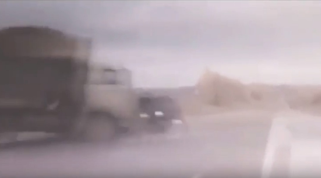 auto_camion_mega_incidente