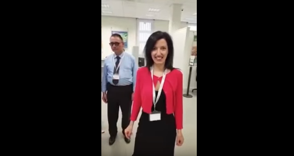 "Ci metto la faccia": VIDEO motivazionale dipendenti banca diventa virale