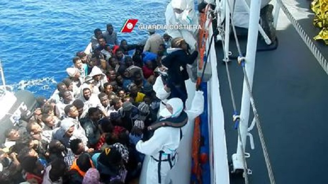 bafcone-migranti-speronato-nave