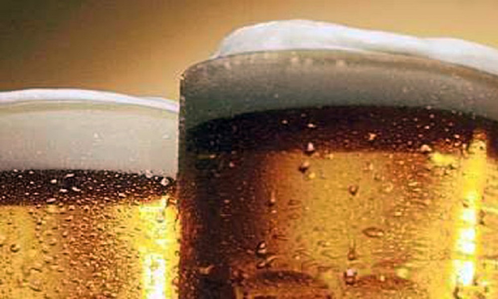 Birra, non fare pipì dopo il primo bicchiere. Ecco perché