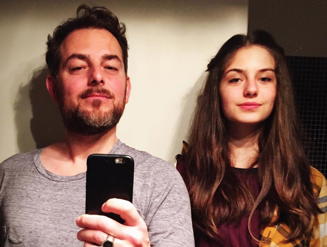 Grande Fratello Vip, Daniele Bossari riabbraccia la figlia Stella e scoppia a piangere