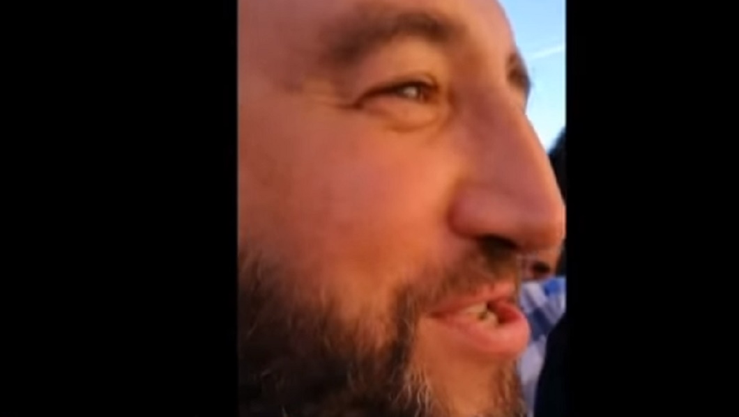 Cancelleri, candidato M5s canta canzoni siciliani: Di Maio accompagna battendo le mani