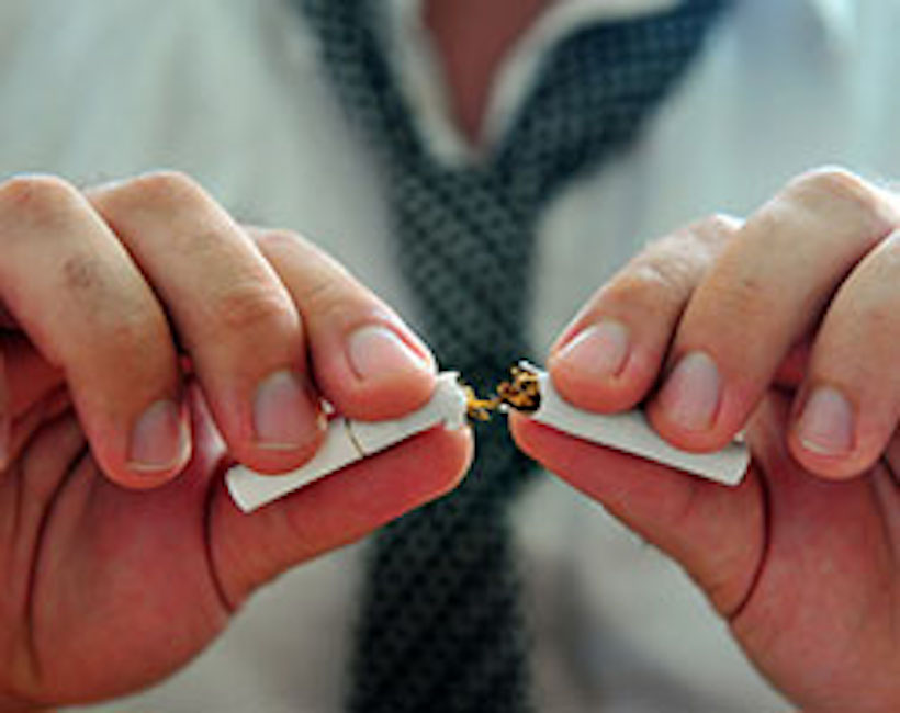 Va in rehab prima delle nozze per smettere di fumare: lo torturano a morte