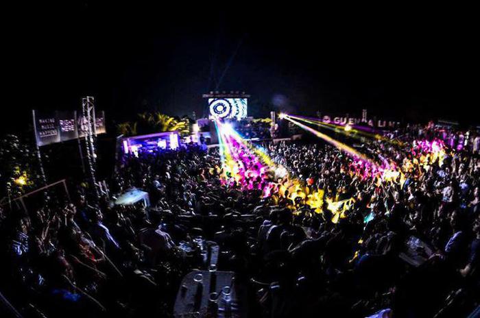 Genova, 3 buttafuori picchiano ragazzo fuori dalla discoteca Makò: denunciati